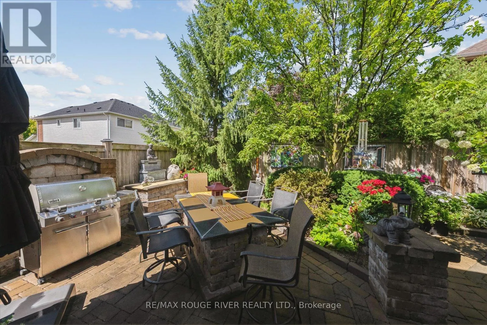 934 RED DEER AVENUE