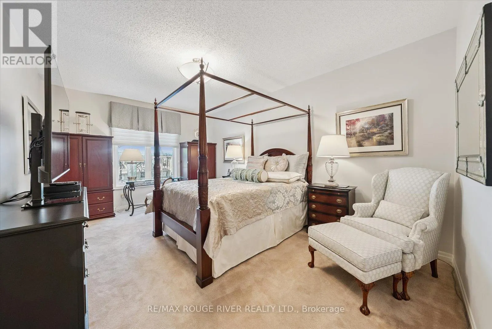 934 RED DEER AVENUE