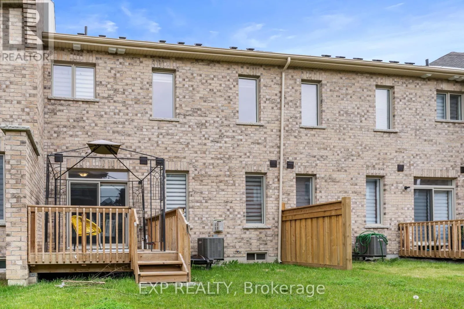 10 HICKLING LANE
