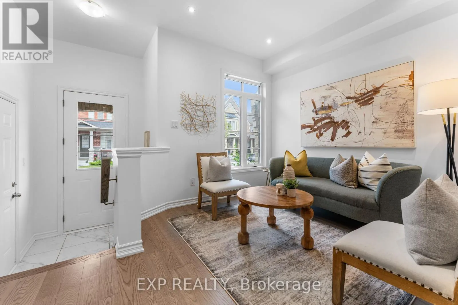 10 HICKLING LANE