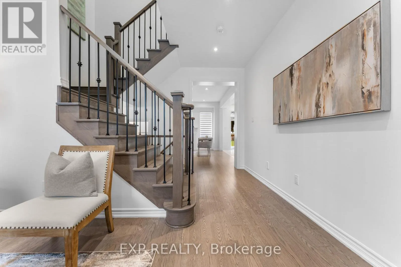 10 HICKLING LANE