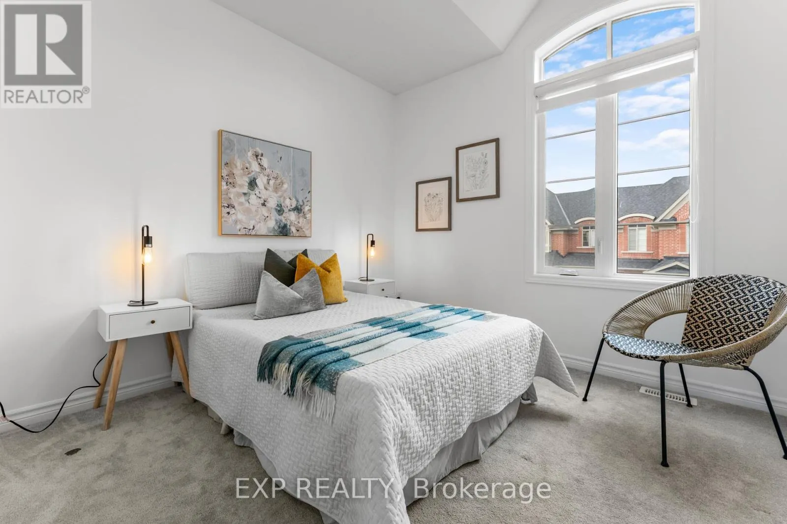 10 HICKLING LANE