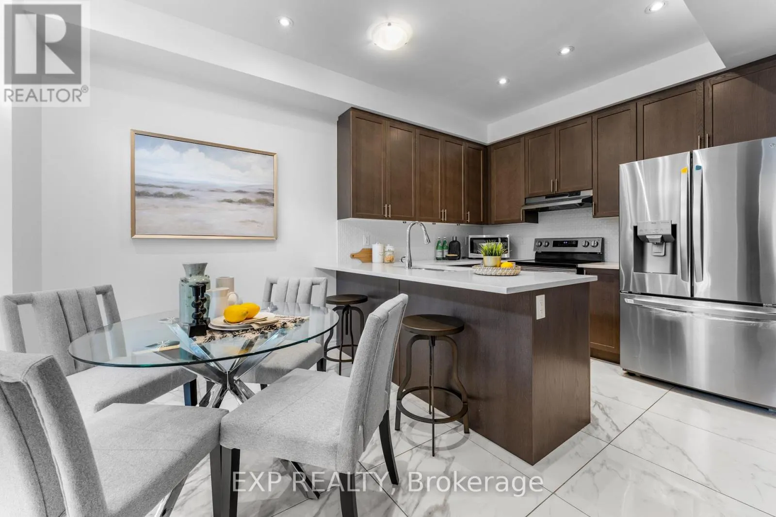 10 HICKLING LANE