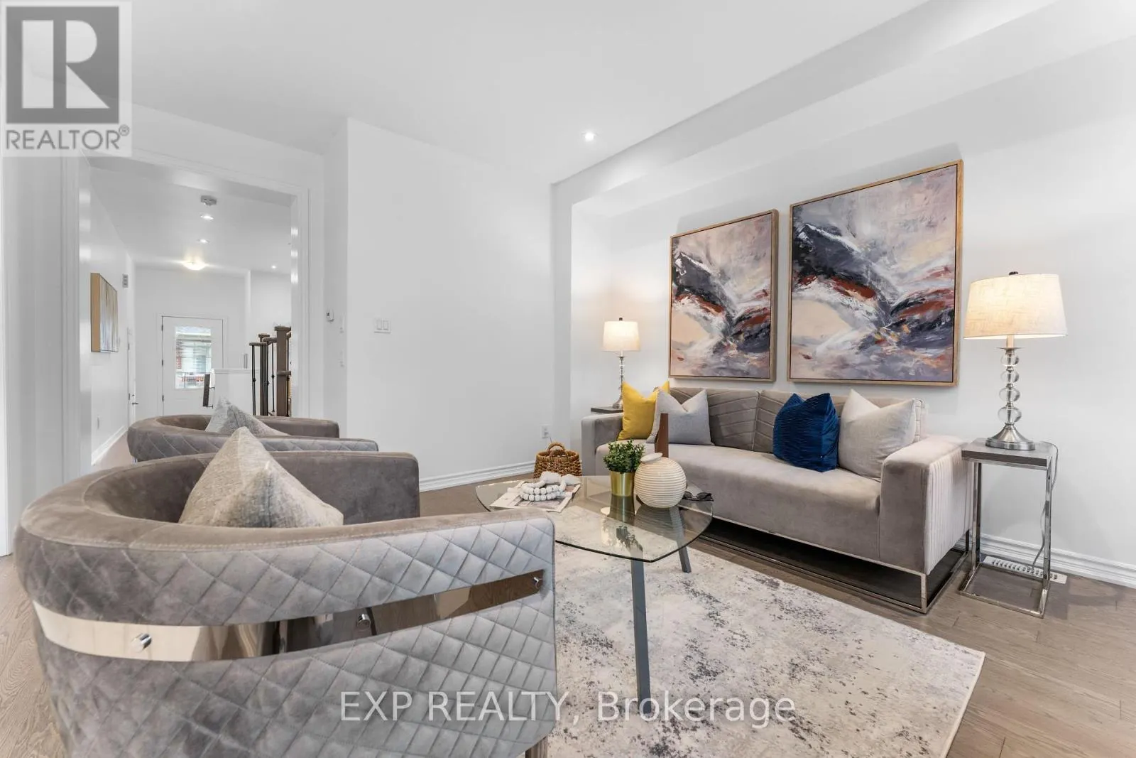 10 HICKLING LANE
