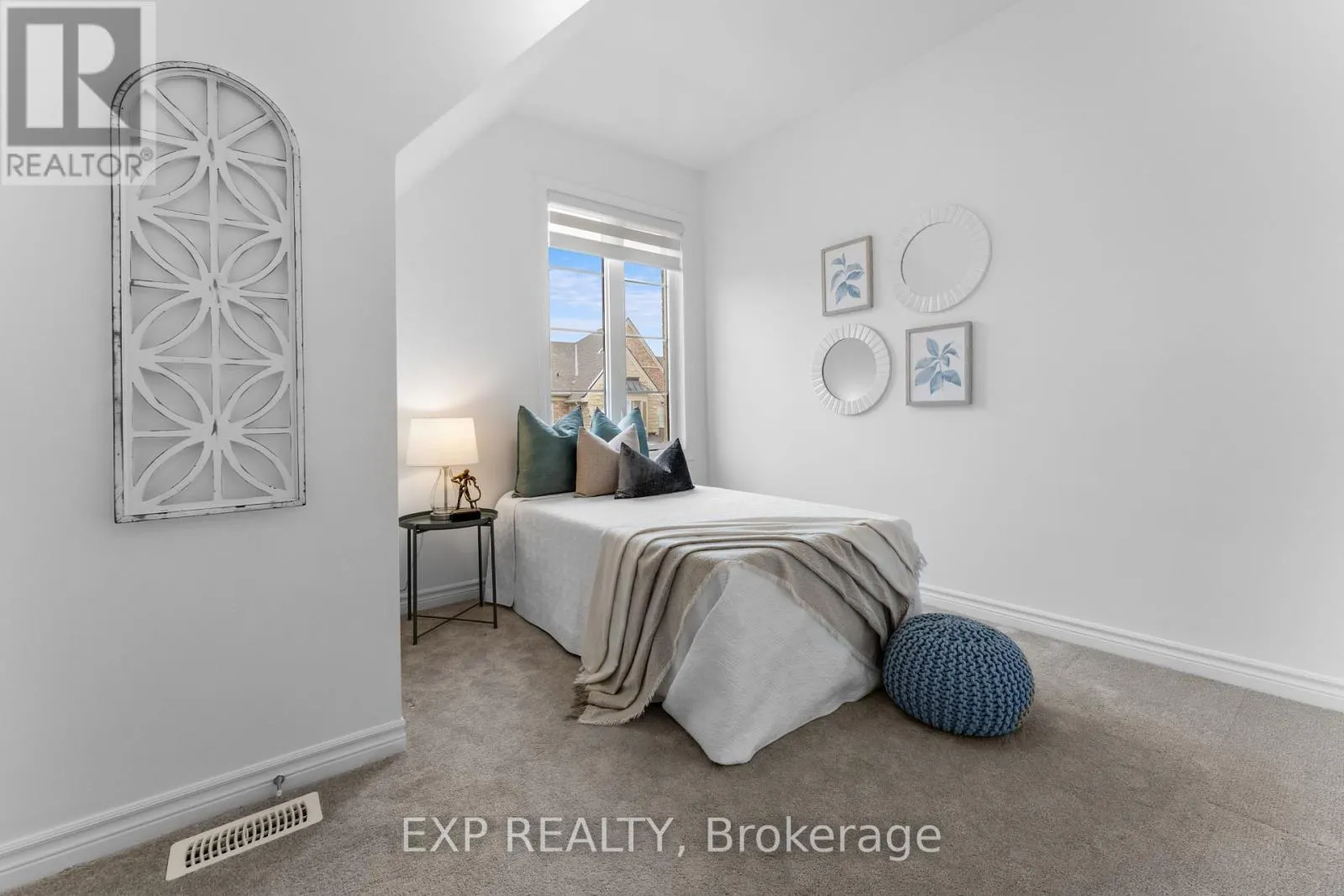 10 HICKLING LANE