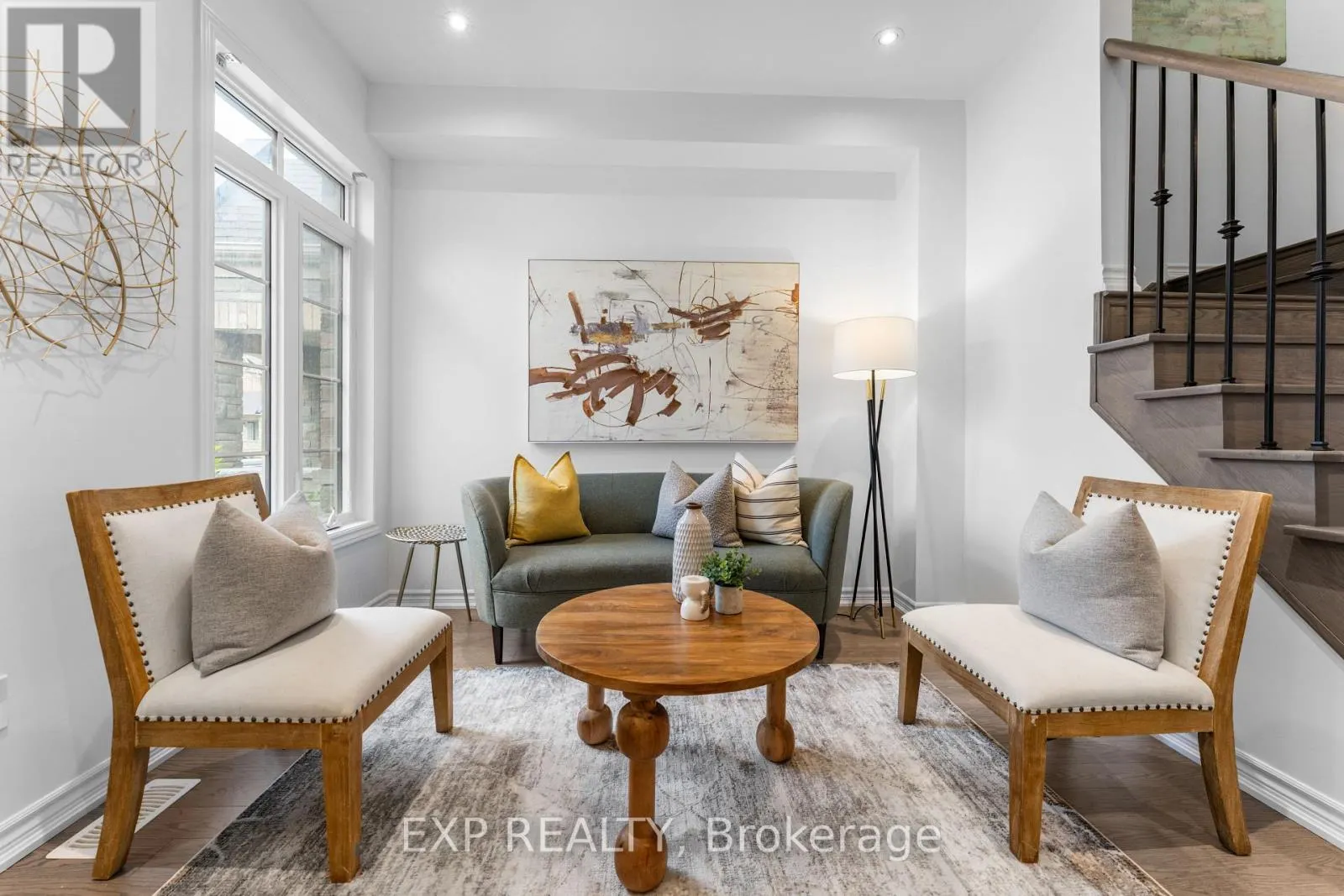 10 HICKLING LANE