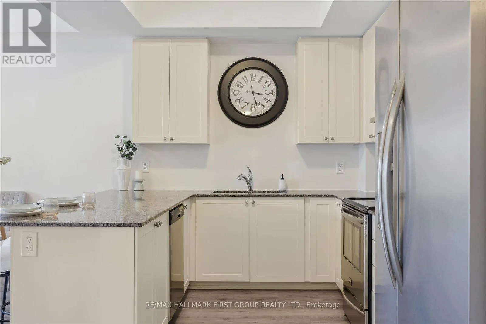 402 - 670 GORDON STREET, #402