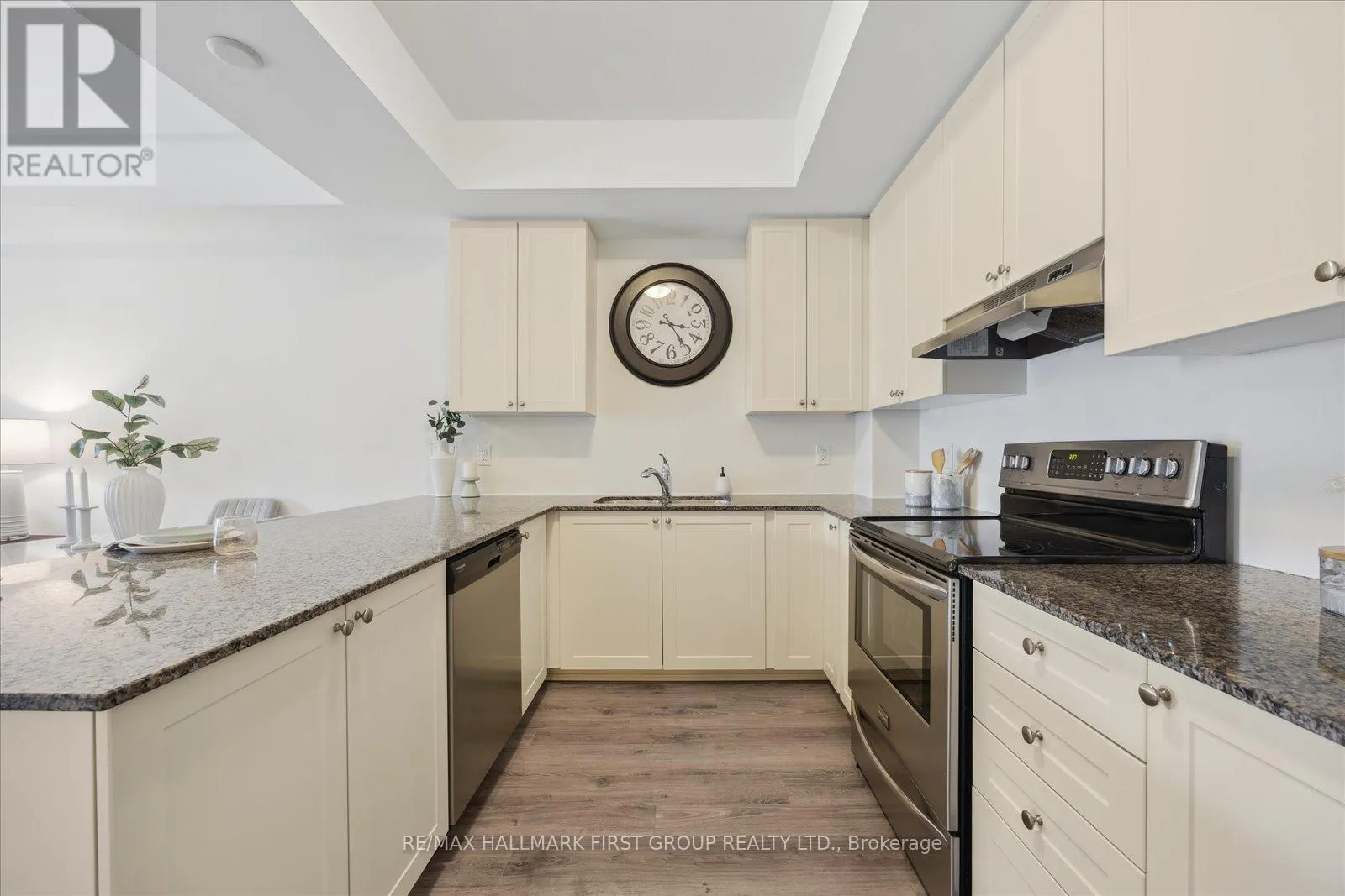 402 - 670 GORDON STREET, #402