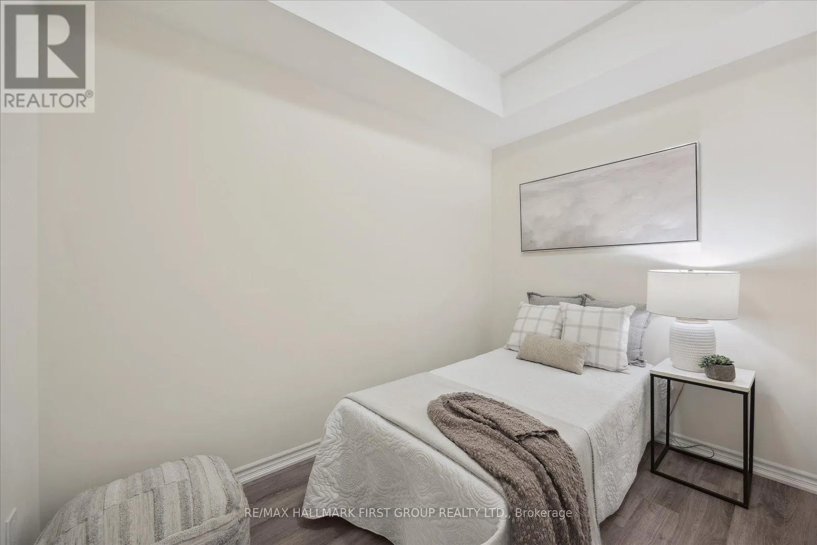 402 - 670 GORDON STREET, #402