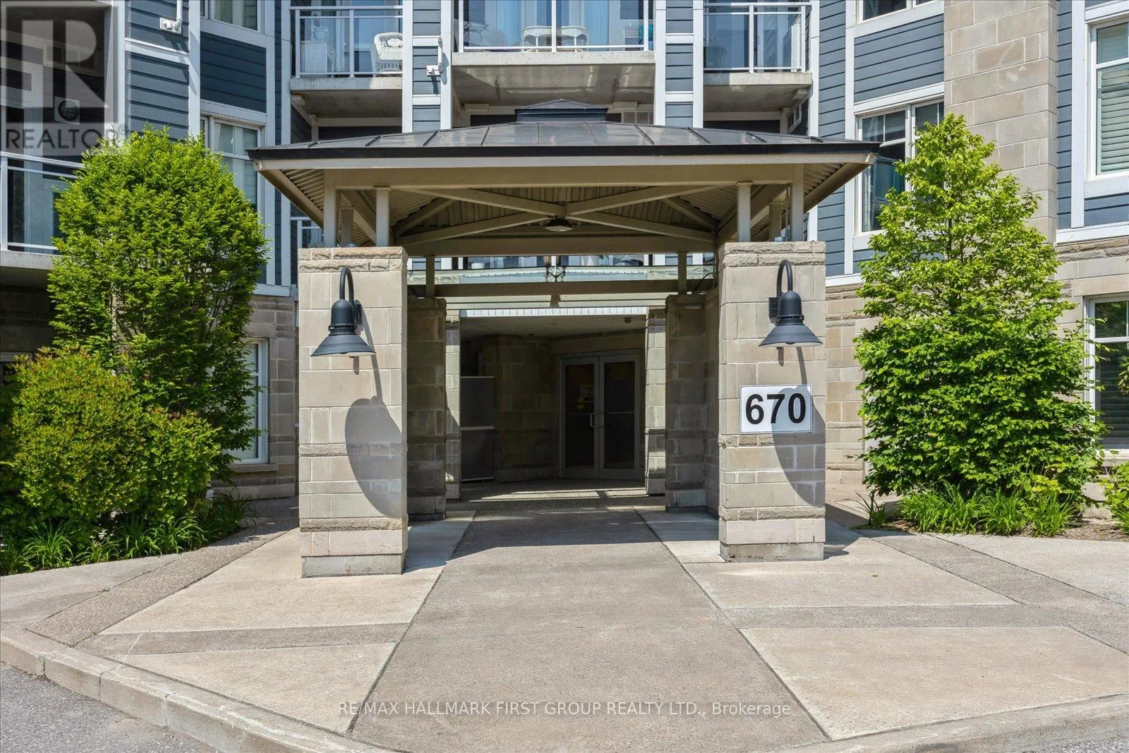 402 - 670 GORDON STREET, #402