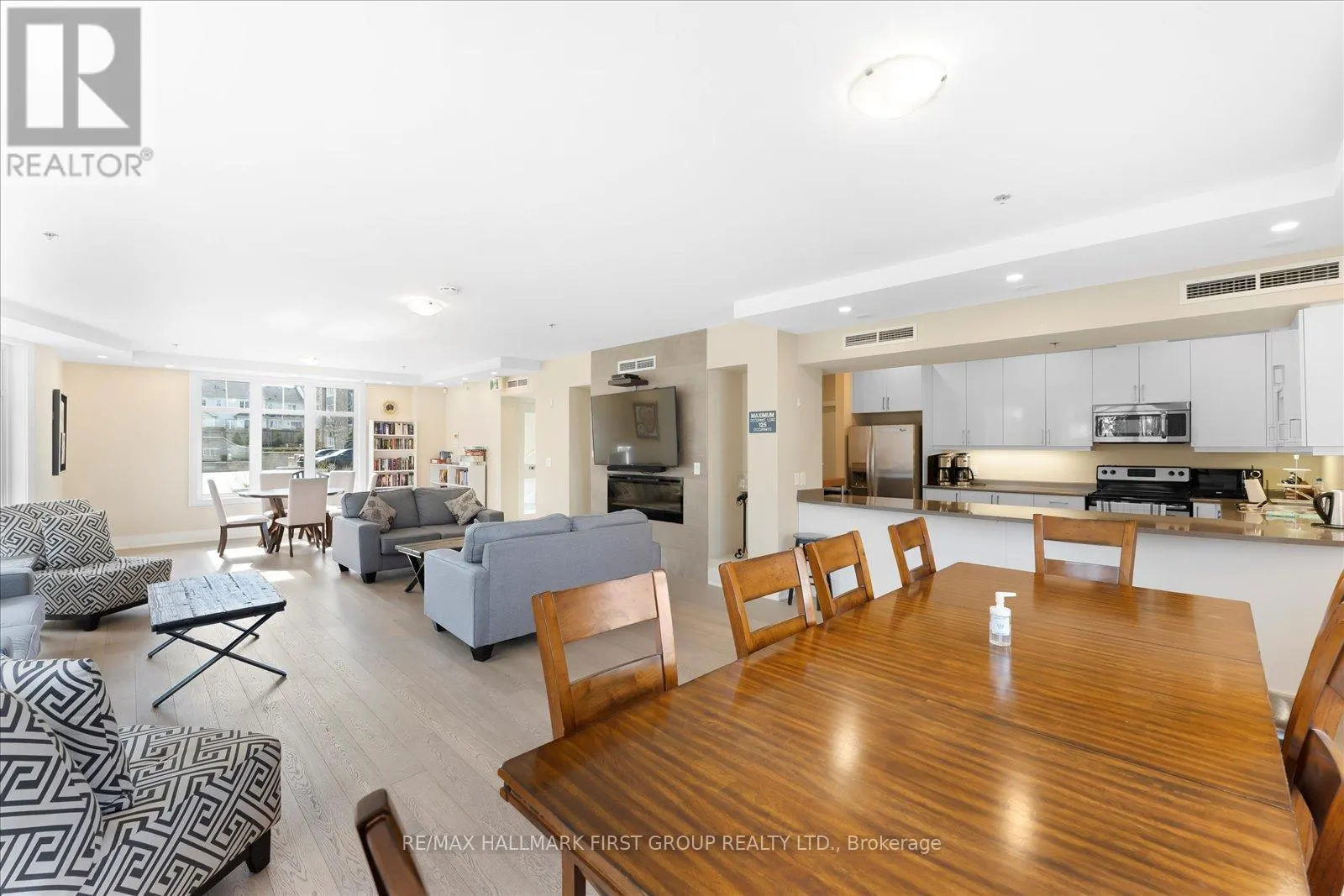 402 - 670 GORDON STREET, #402