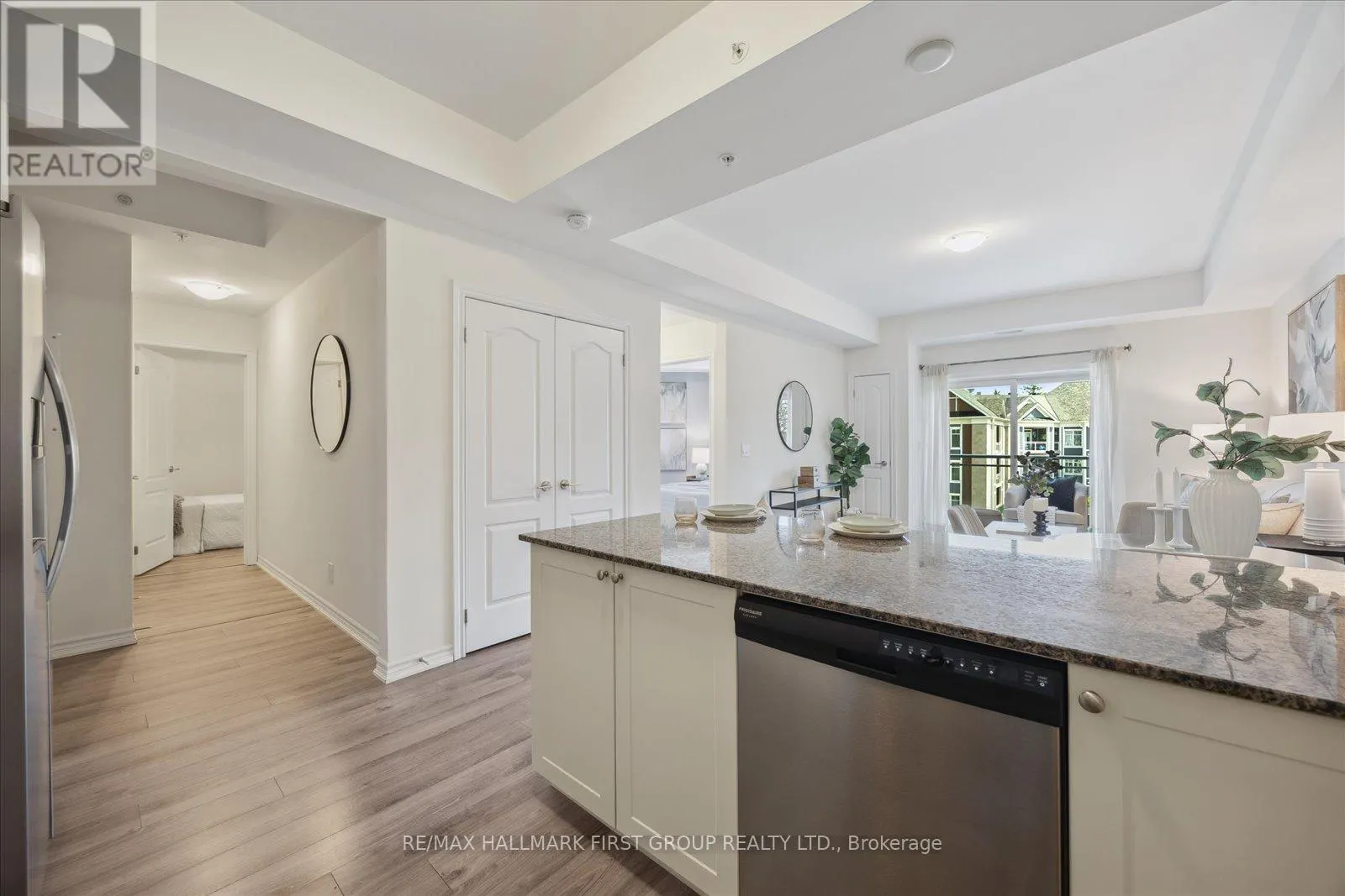 402 - 670 GORDON STREET, #402