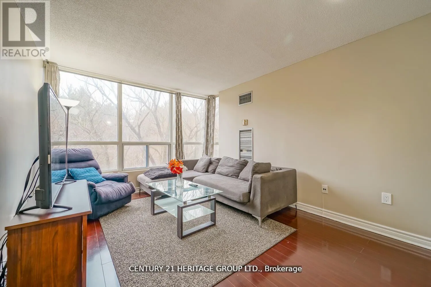311 - 3050 ELLESMERE ROAD