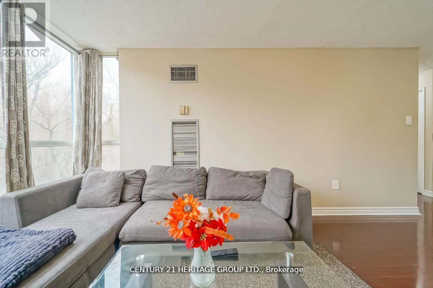 311 - 3050 ELLESMERE ROAD