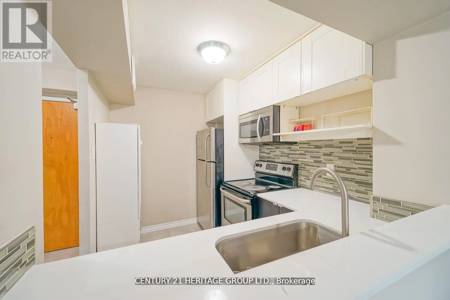 311 - 3050 ELLESMERE ROAD