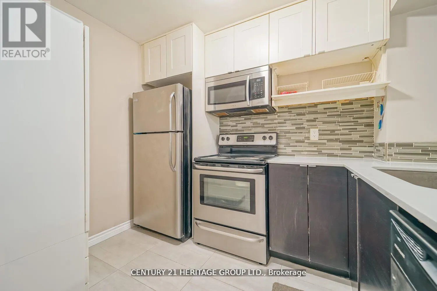 311 - 3050 ELLESMERE ROAD
