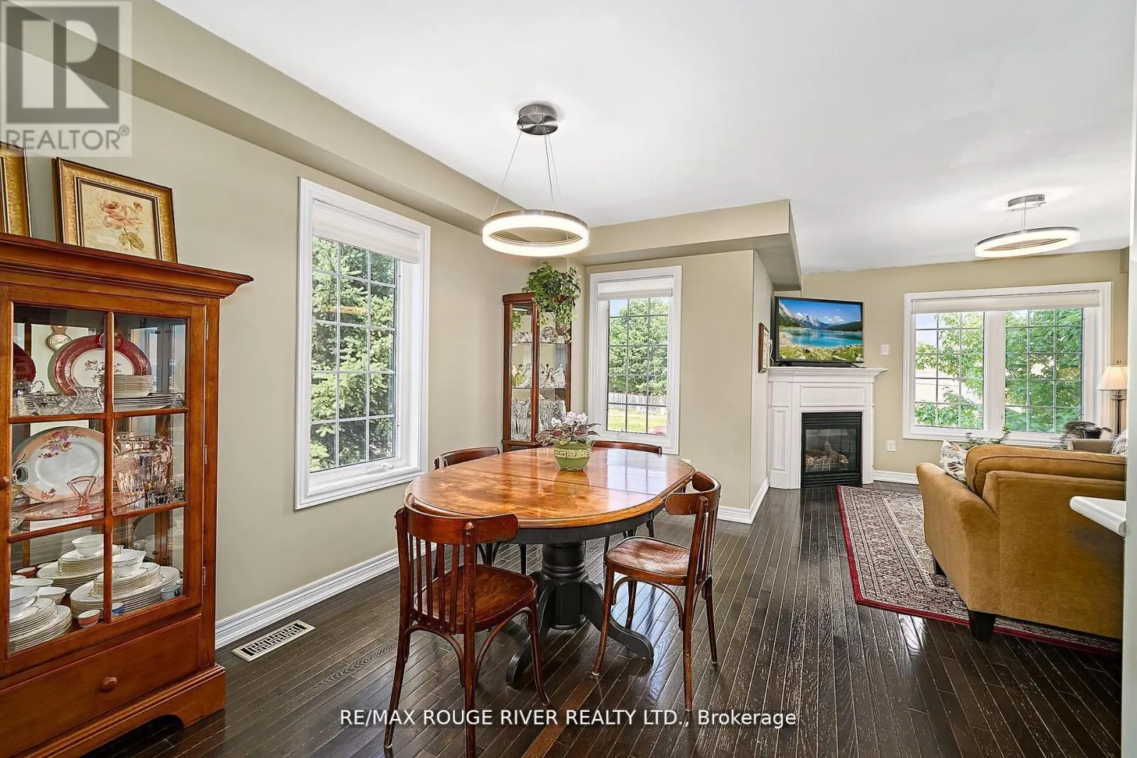 26 LANDER CRESCENT