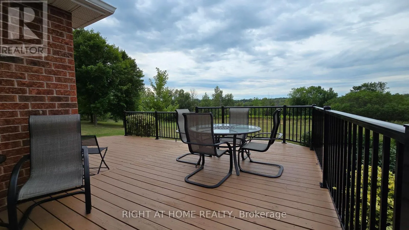 299 WATERBURY CRESCENT