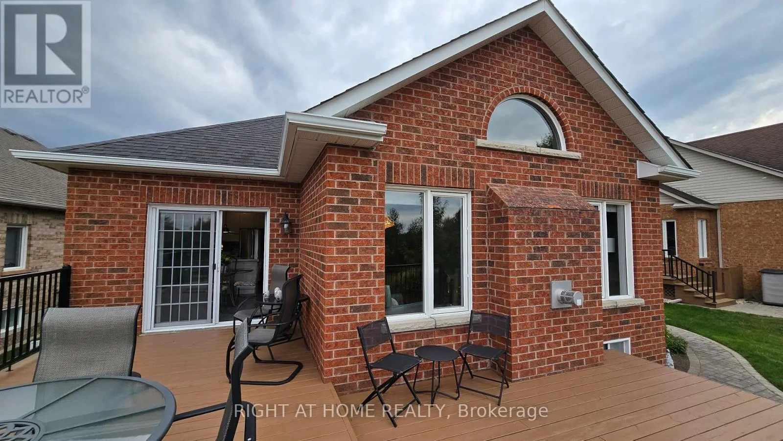 299 WATERBURY CRESCENT