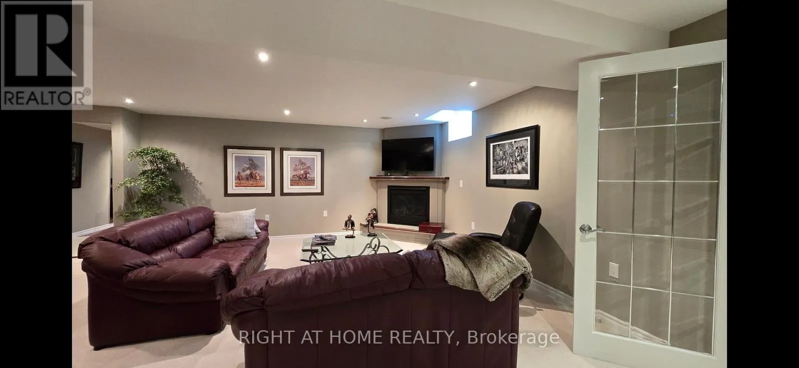 299 WATERBURY CRESCENT