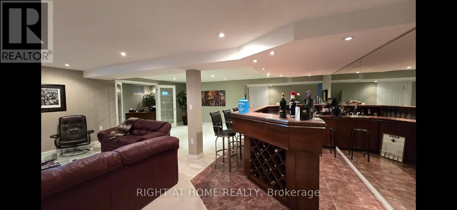 299 WATERBURY CRESCENT