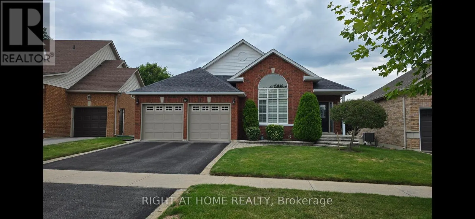 299 WATERBURY CRESCENT