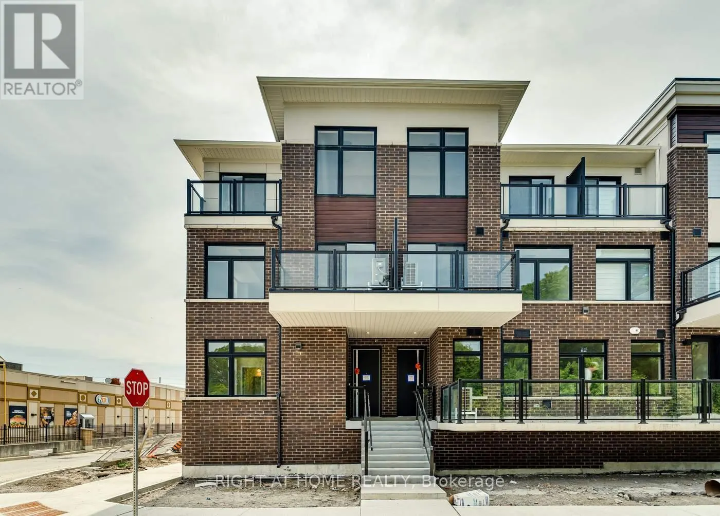 114 - 755 OMEGA DRIVE