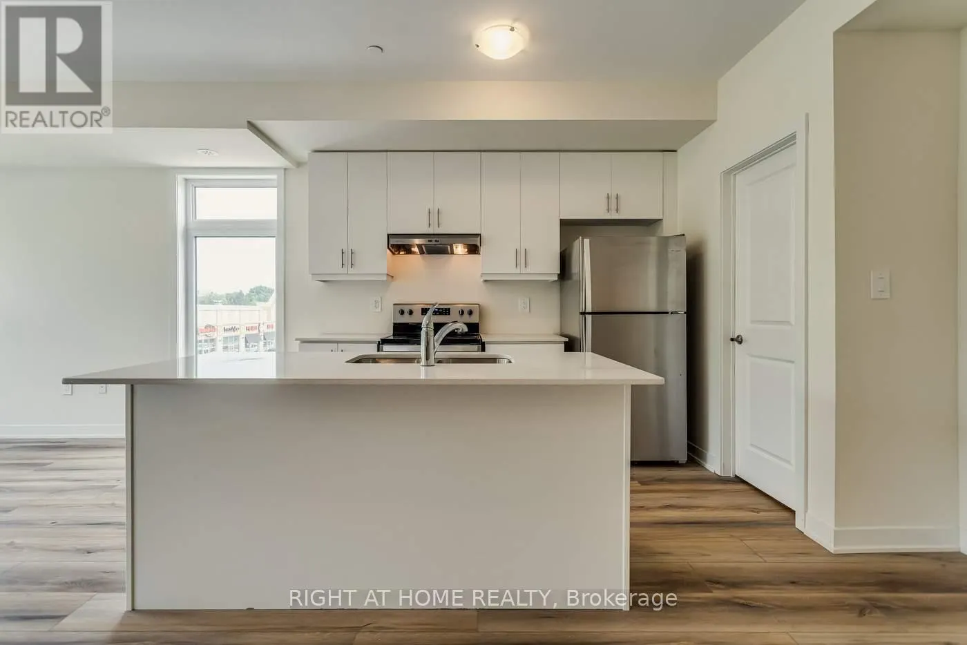 114 - 755 OMEGA DRIVE