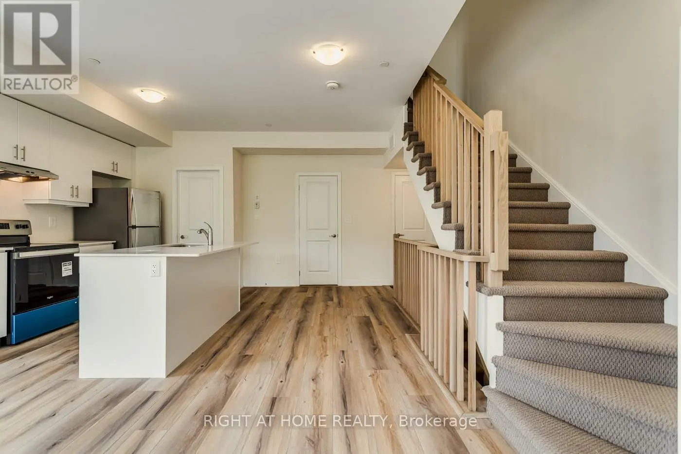 114 - 755 OMEGA DRIVE