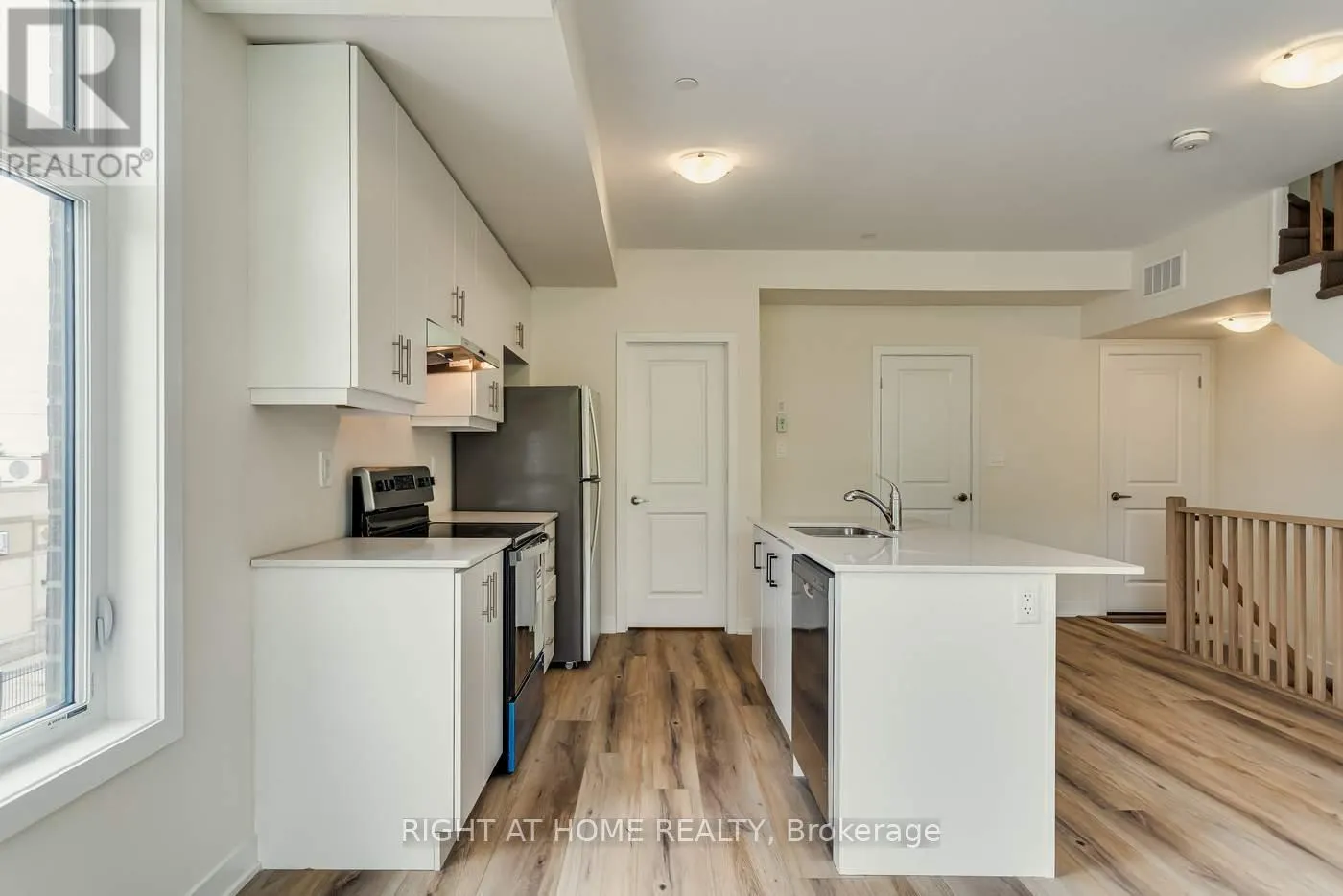 114 - 755 OMEGA DRIVE