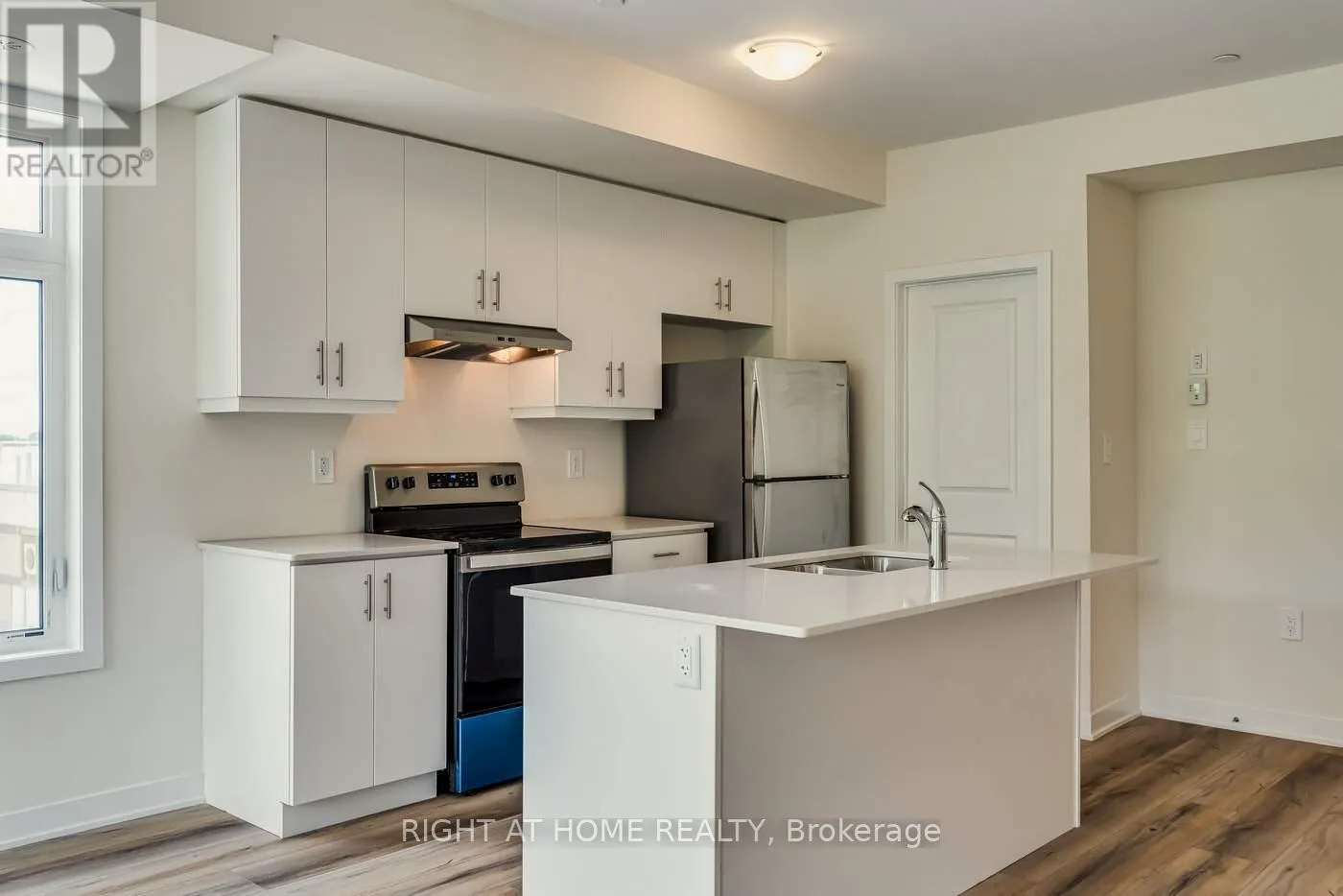 114 - 755 OMEGA DRIVE