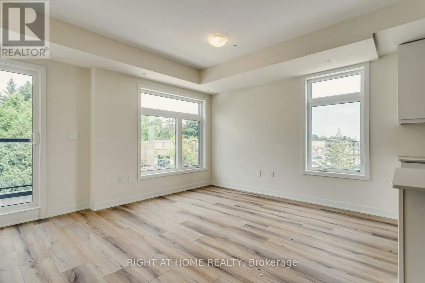 114 - 755 OMEGA DRIVE