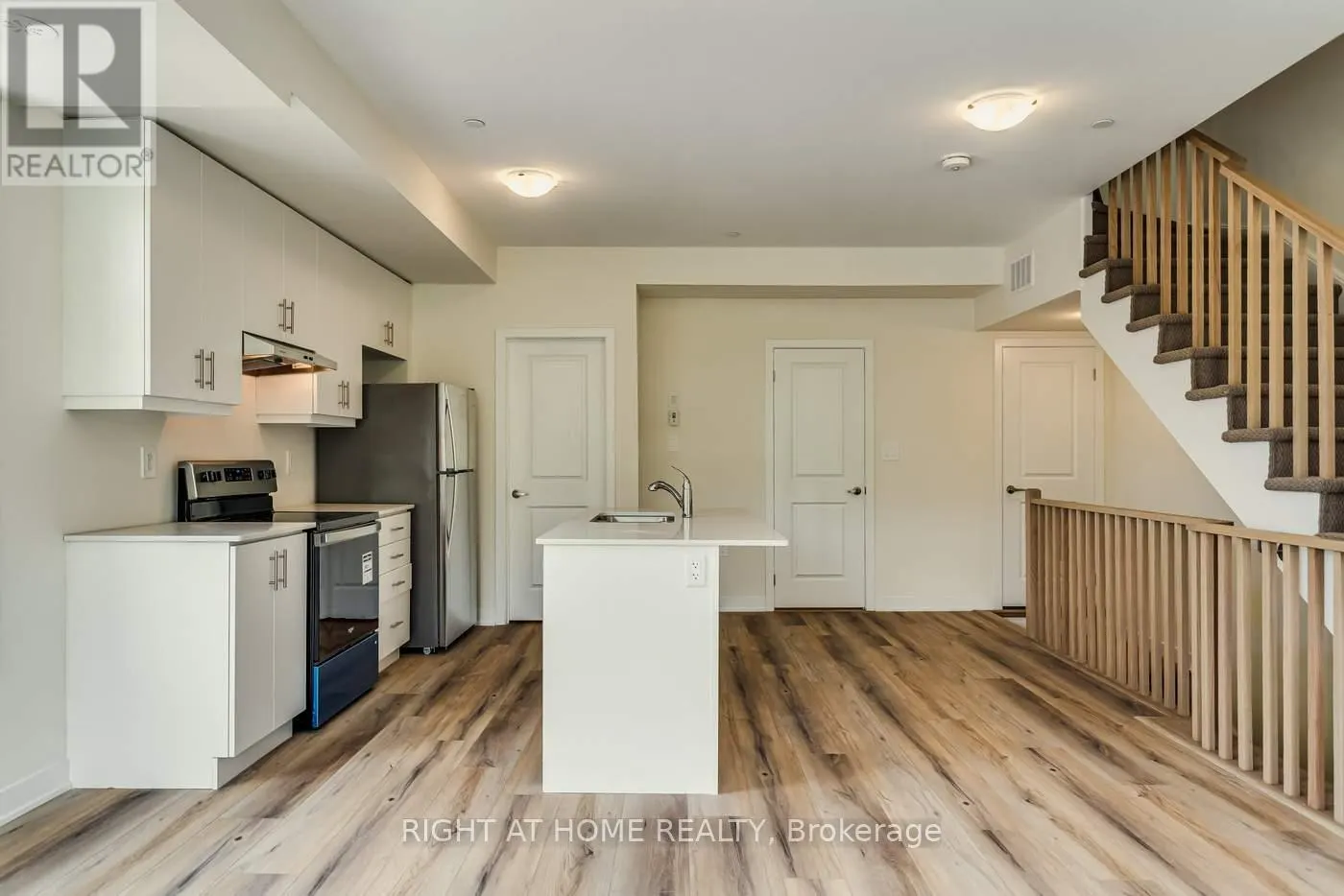 114 - 755 OMEGA DRIVE