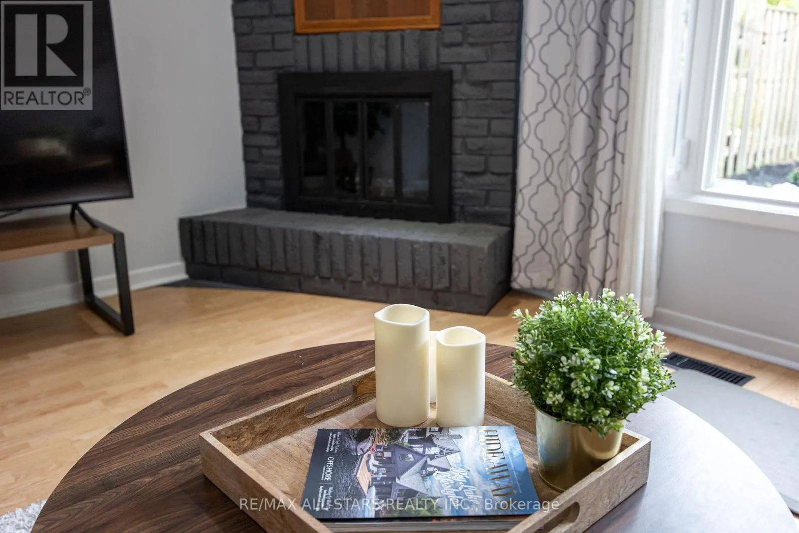 1247 CANBOROUGH CRESCENT