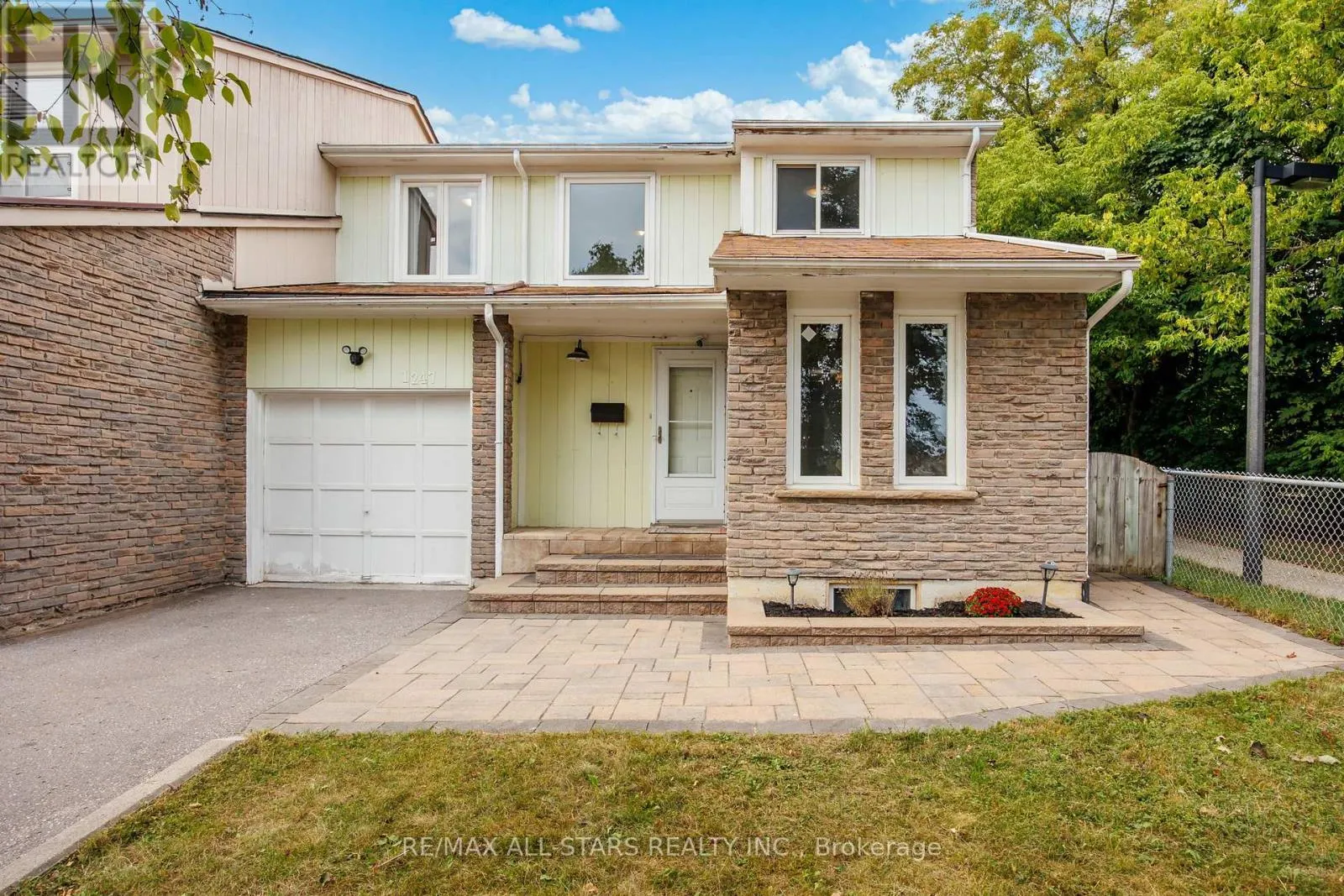 1247 CANBOROUGH CRESCENT