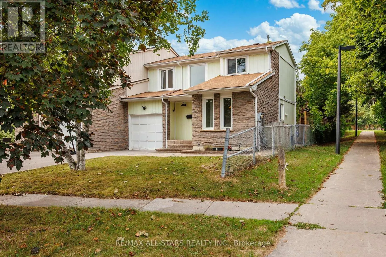 1247 CANBOROUGH CRESCENT