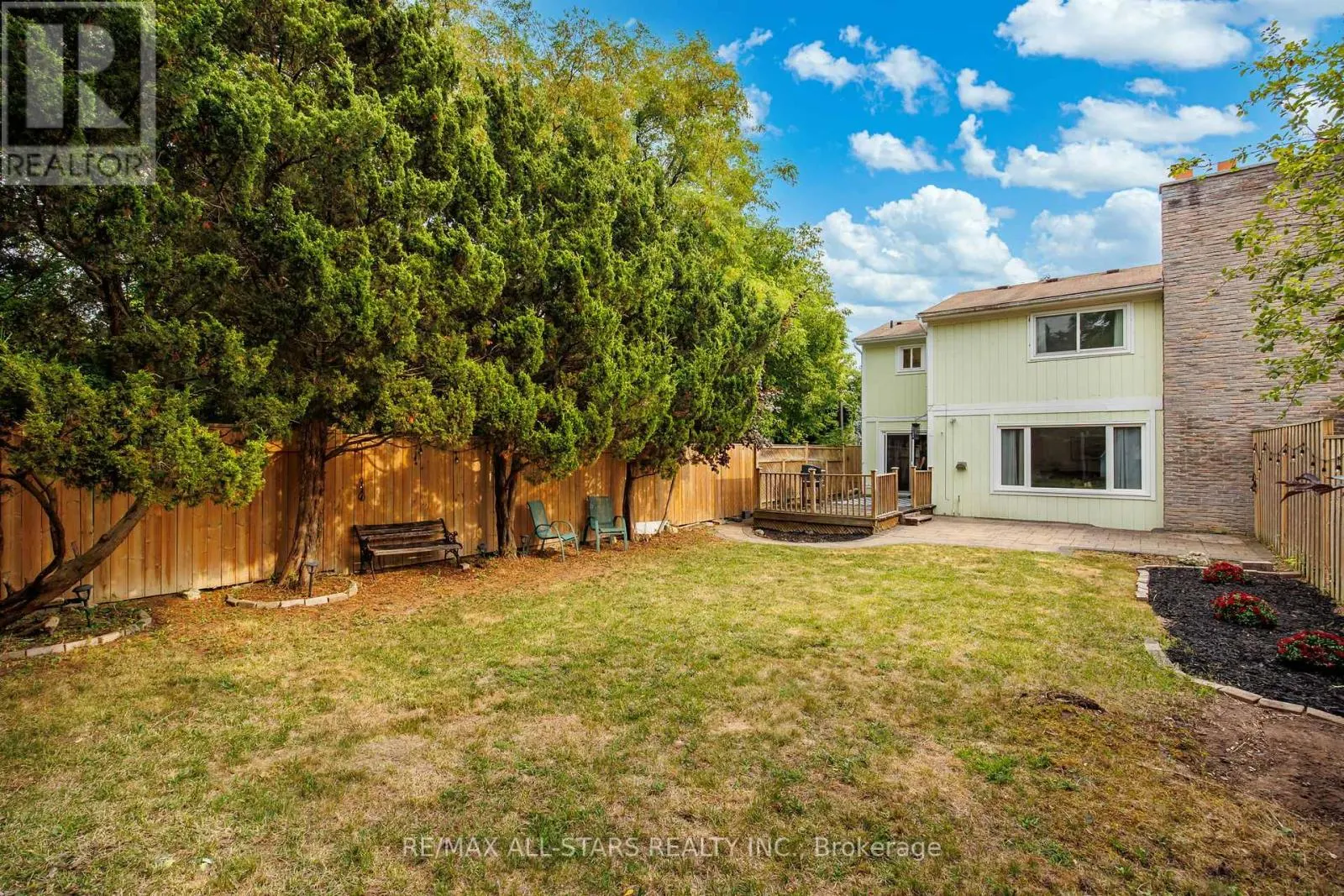 1247 CANBOROUGH CRESCENT