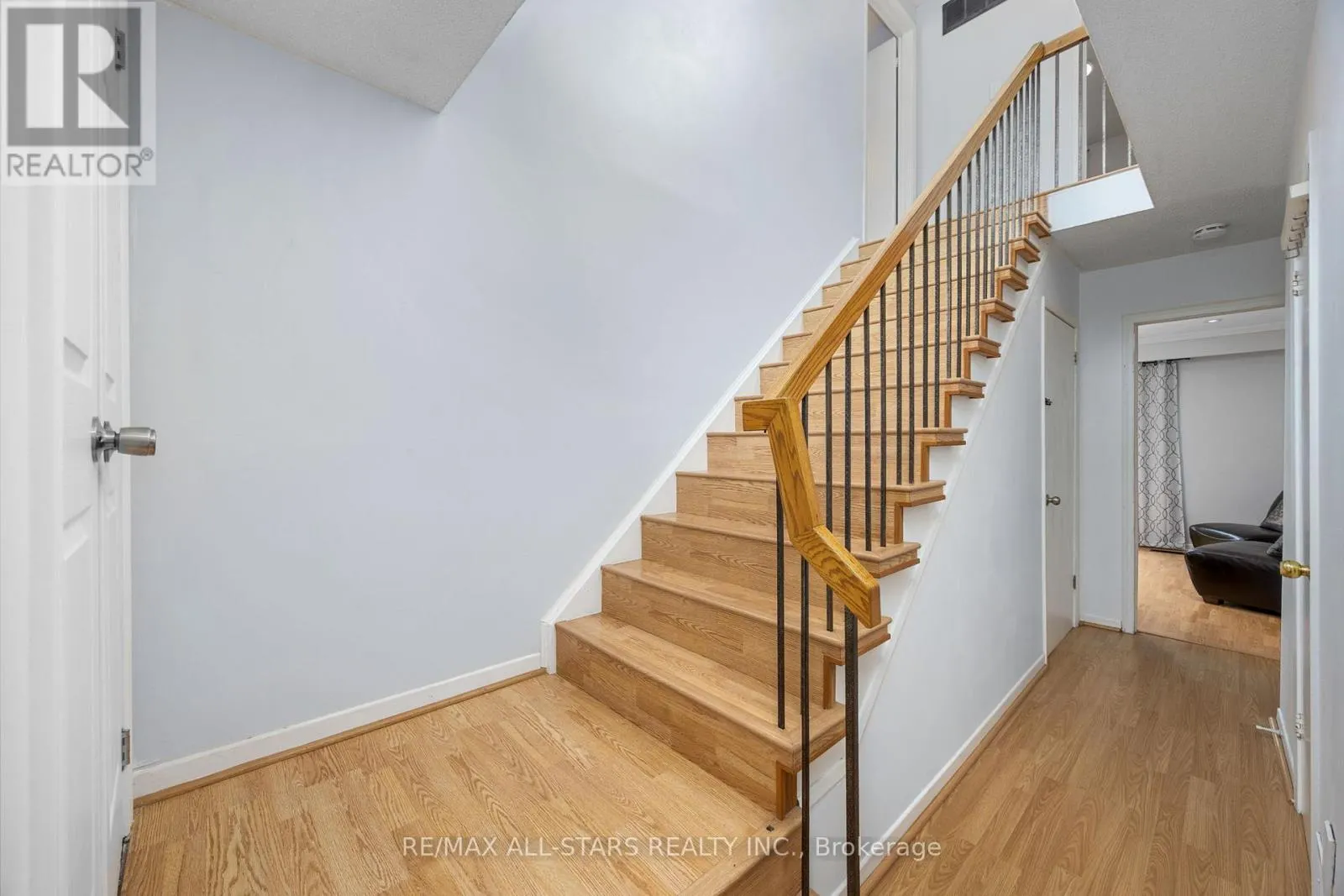 1247 CANBOROUGH CRESCENT