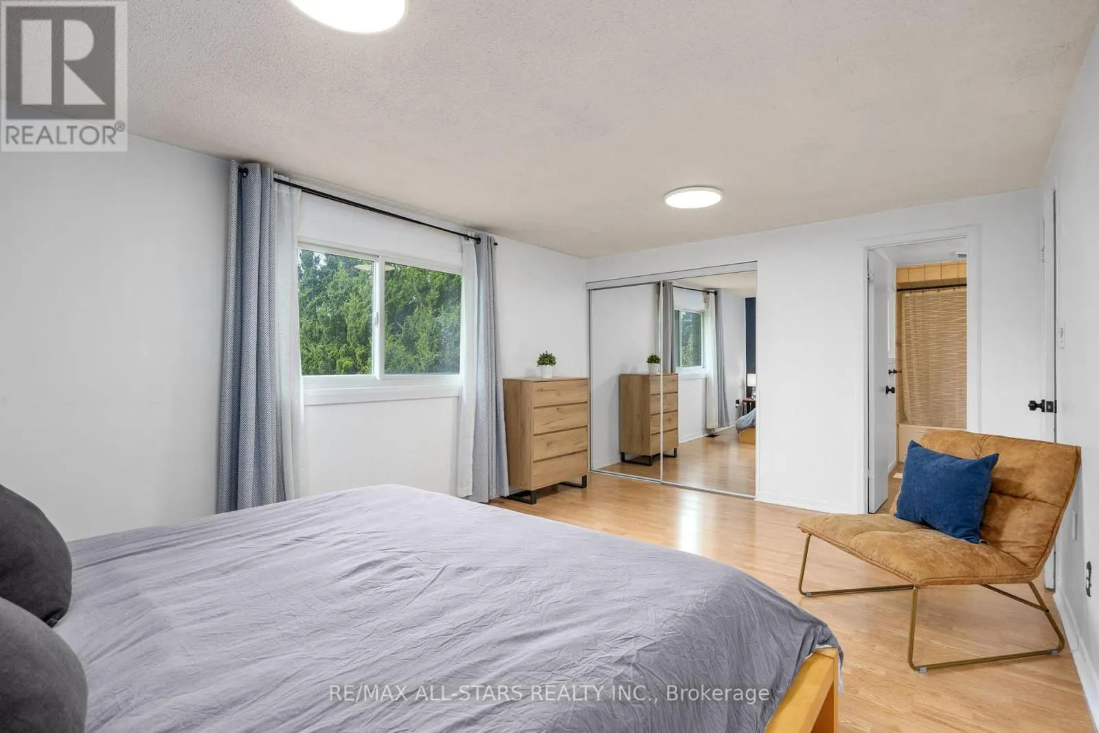 1247 CANBOROUGH CRESCENT