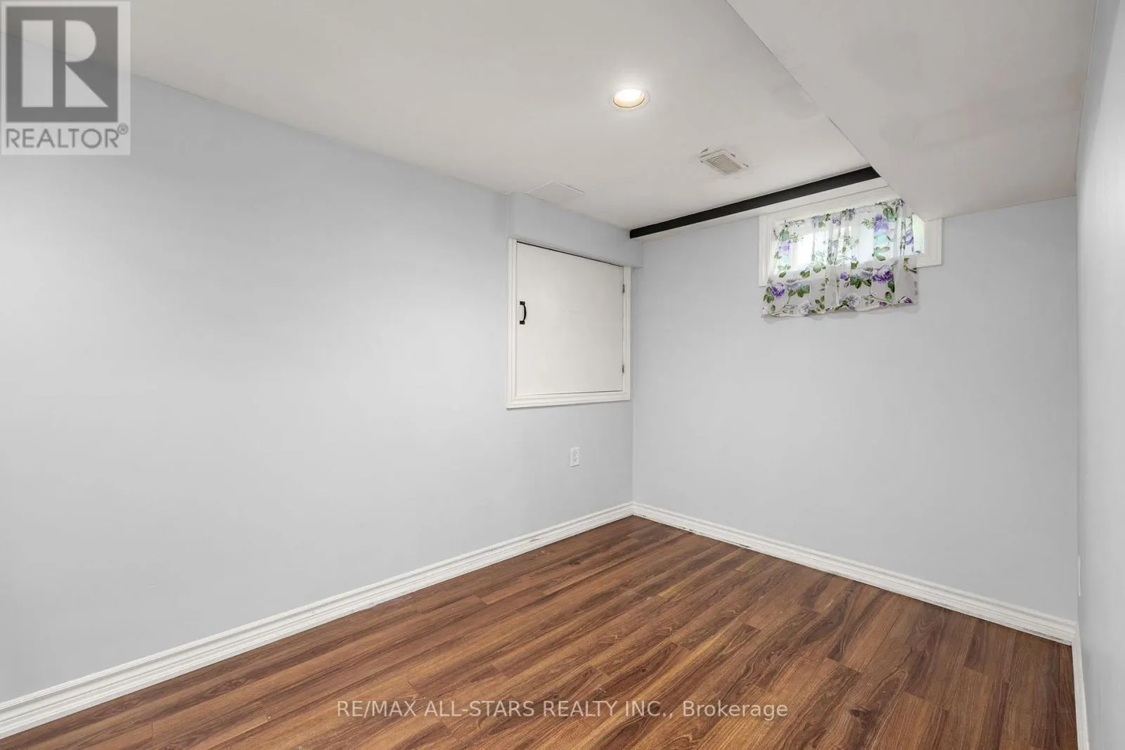 1247 CANBOROUGH CRESCENT
