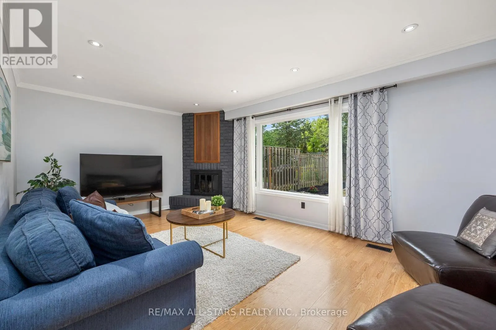1247 CANBOROUGH CRESCENT