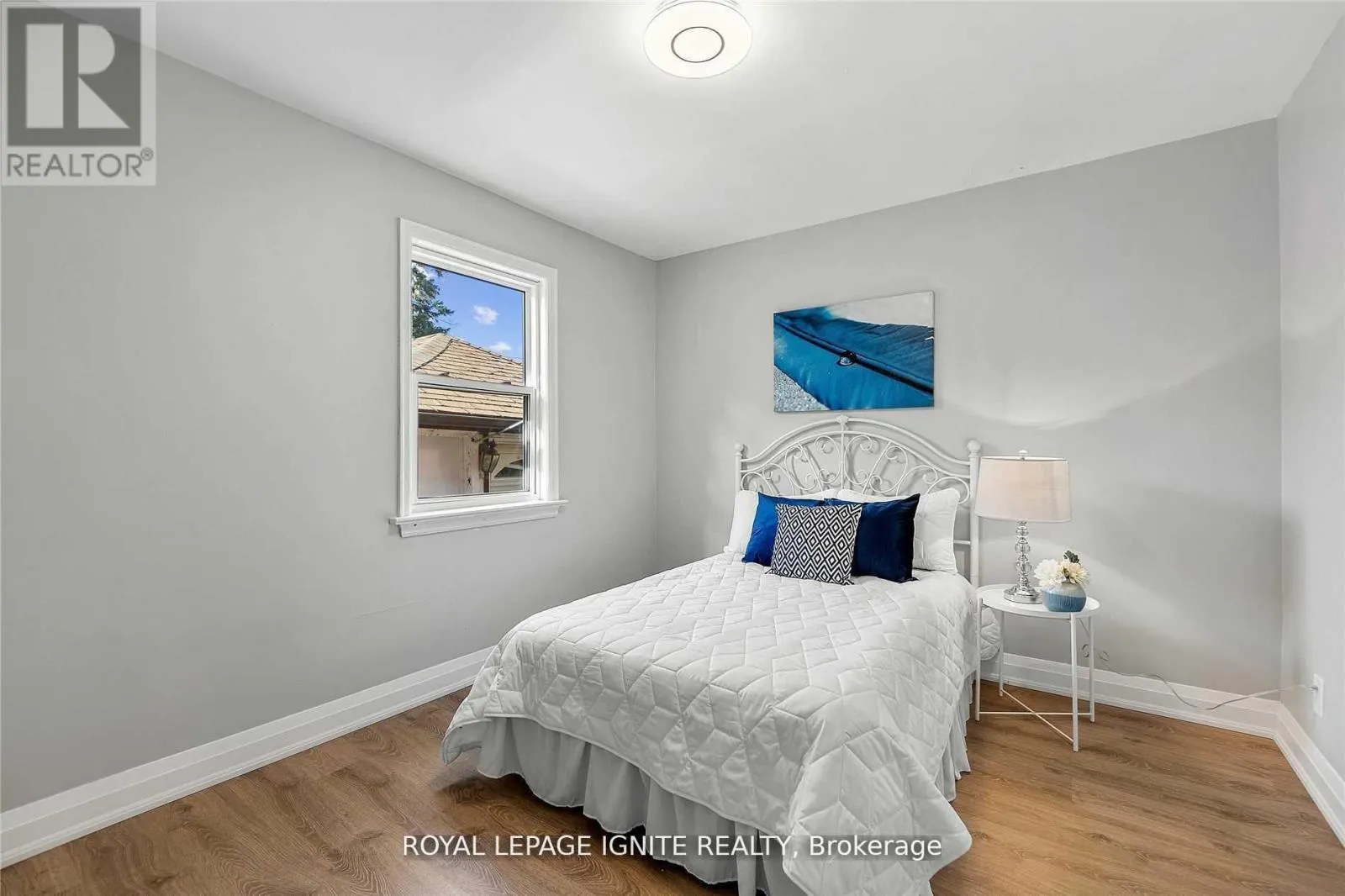35 ARCHWOOD CRESCENT