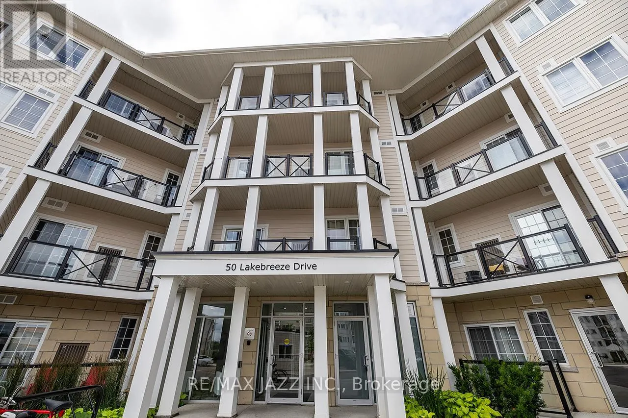 126 - 50 LAKEBREEZE DRIVE, #126
