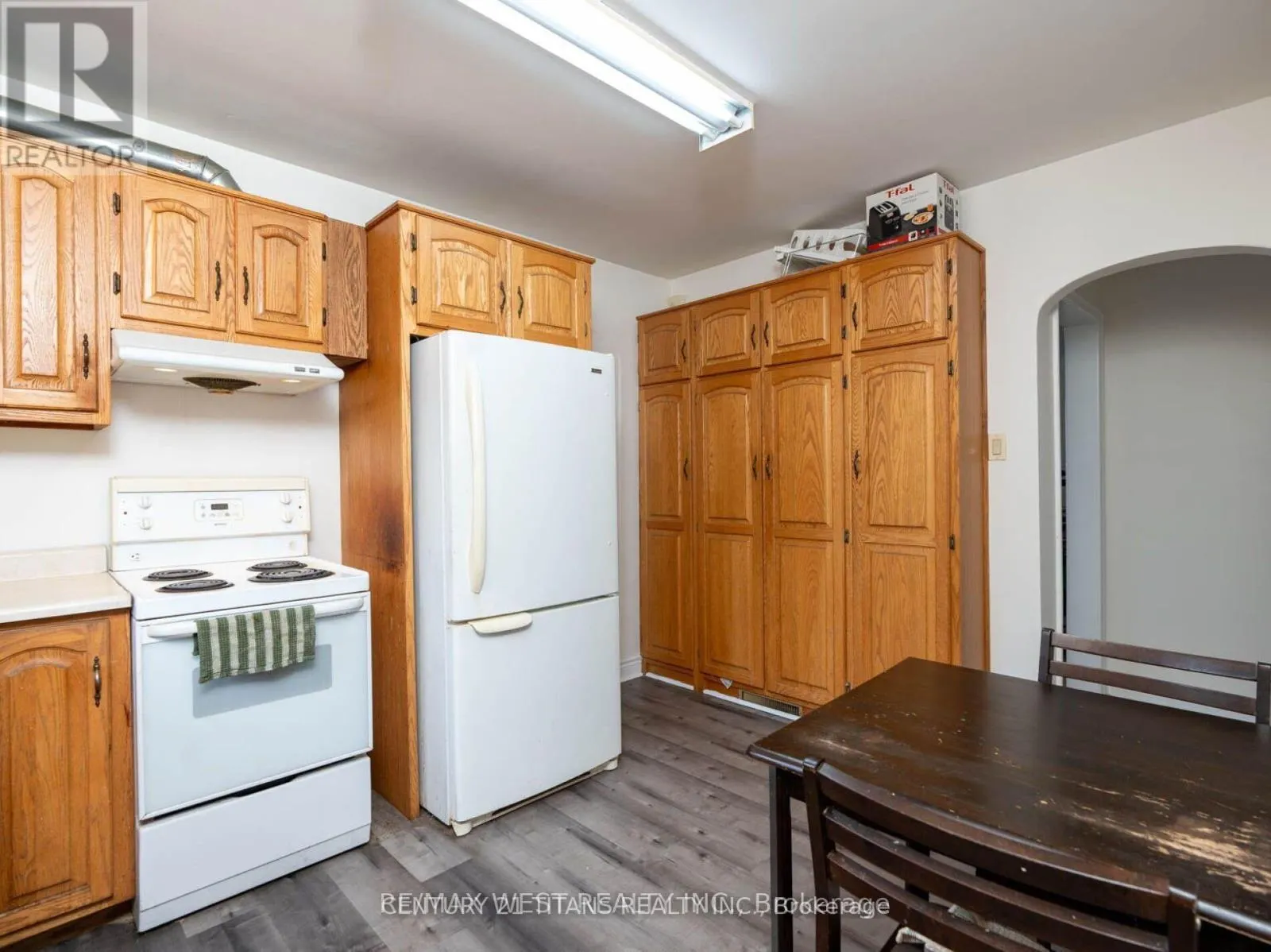 94 TAUNTON ROAD W