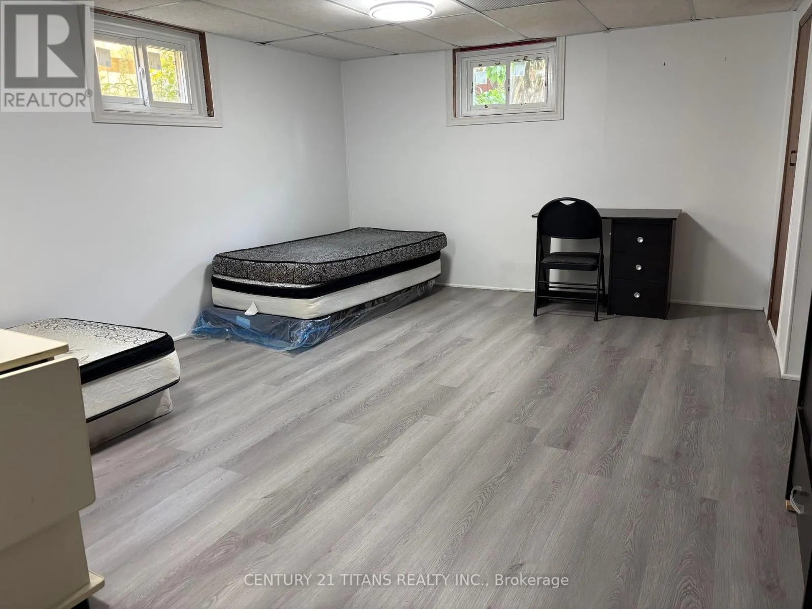 BSMT - 94 TAUNTON ROAD W