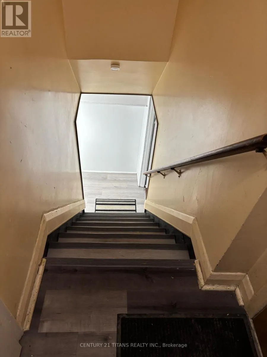 BSMT - 94 TAUNTON ROAD W