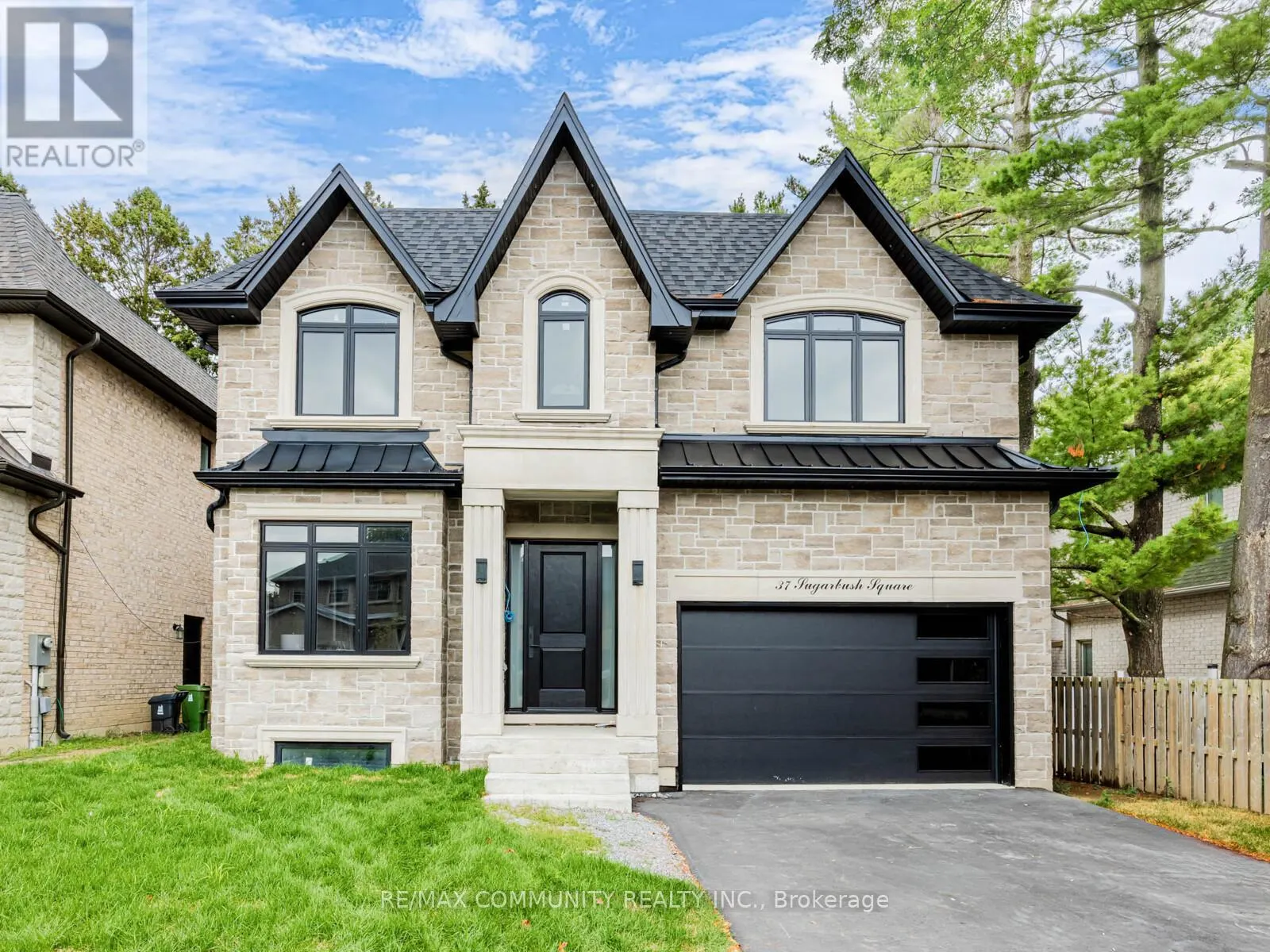 37 SUGARBUSH SQUARE