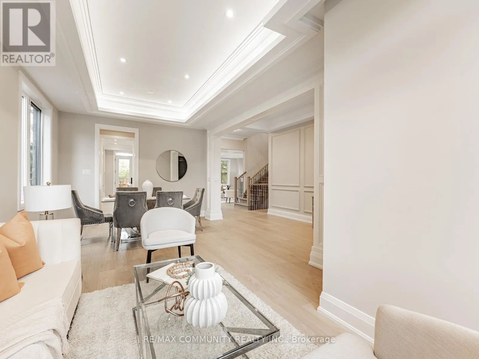 37 SUGARBUSH SQUARE