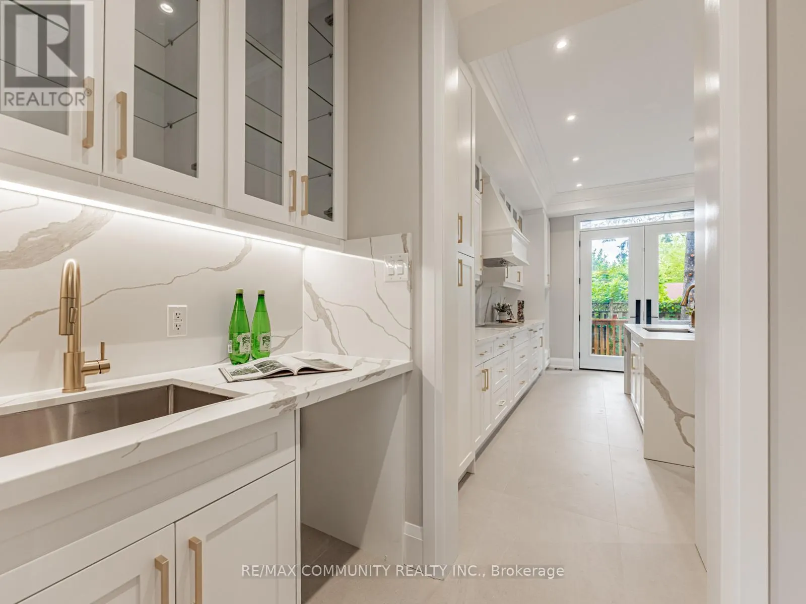 37 SUGARBUSH SQUARE