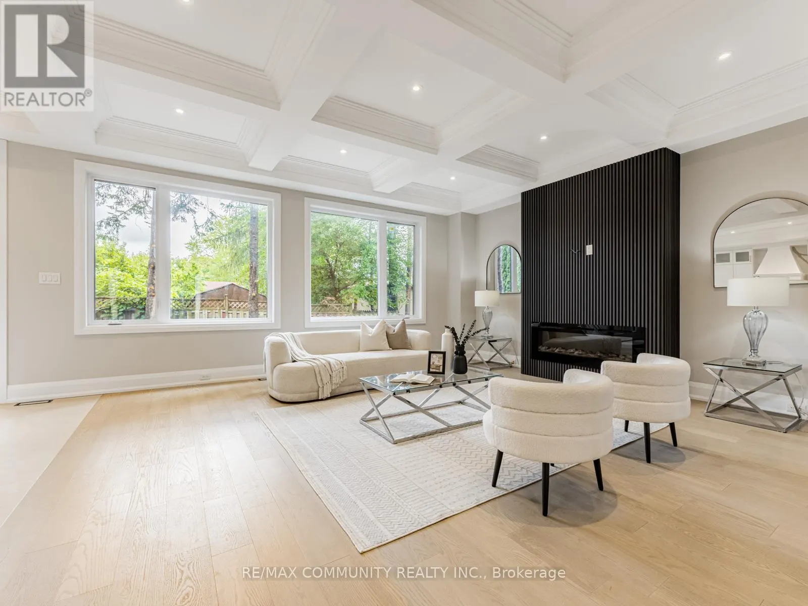 37 SUGARBUSH SQUARE